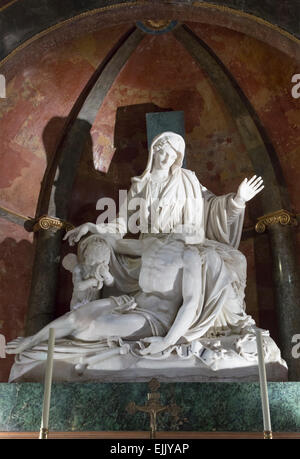 Malaga, provincia di Malaga, Costa del Sol, Andalusia, Spagna meridionale. Cattedrale. Nuestra Señora de las Angustias: Madonna di Sorro Foto Stock