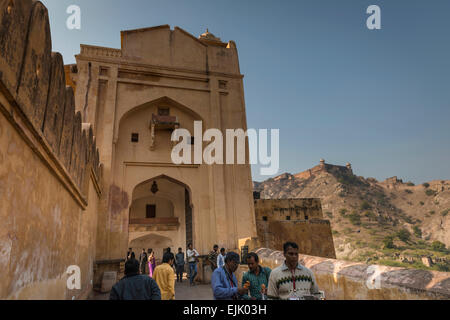 L'ingresso principale al Forte Amber vicino a Jaipur, Rajasthan, India Foto Stock