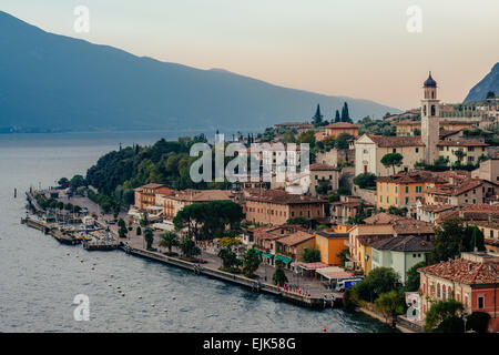 Limone sul Garda - la città sul Lago di Garda, Italia Foto Stock