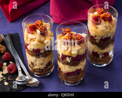 Fig banana Parfait al cioccolato Foto Stock