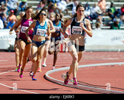 Marzo 28, 2015: Dana Mecke non attaccata #2919 leader della donna 1500 metro eseguire all'88NIKE Clyde Littlefield Texas relè, Mike Myers A. Stadium. Austin, Texas. Foto Stock