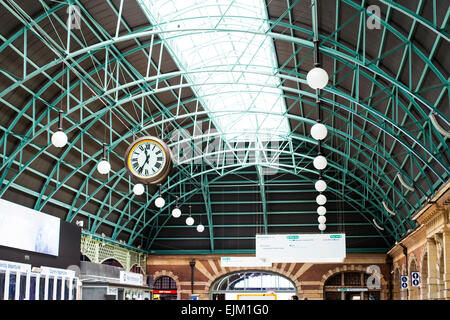 SYDNEY, Australia - 2 febbraio 2015: dettaglio della stazione centrale di Sidney, Australia. È la più grande ed indaffarato railway Foto Stock