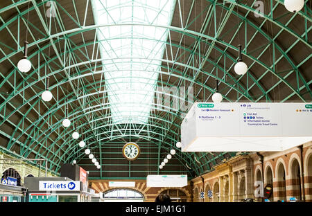 SYDNEY, Australia - 2 febbraio 2015: dettaglio della stazione centrale di Sidney, Australia. È la più grande ed indaffarato railway Foto Stock