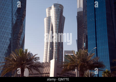 Il Qatar internazionale Banca Islamica Torre nella città di Doha in Medio Oriente nazione del Golfo del Qatar. Foto Stock