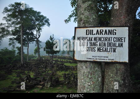 Gunung Padang, sito megalitico situato nel villaggio Karyamukti, Cianjur regency, West Java Provincia dell Indonesia. Foto Stock