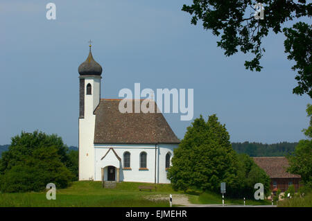 Cappella di Kreuzberg, Pfaffenwinkel, Wessobrunn, Weilheim, Alta Baviera, Baviera, Germania Foto Stock