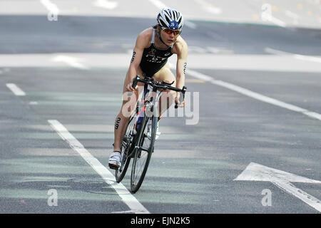 Auckland, Nuova Zelanda. 29 Mar, 2015. Juri ide (Giappone, JPN) durante la fase di bici al 2015 International Triathlon World Serie Elite donne il 29 marzo 2015 ad Auckland, in Nuova Zelanda. Credito: dpa picture alliance/Alamy Live News Foto Stock