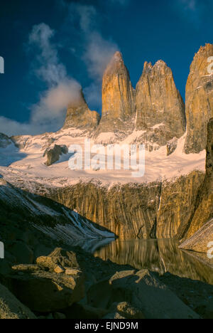 Vista incredibile di Torres del Paine in sud americana Andes Foto Stock