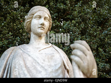 Statua in motivi di Hughenden Manor, Buckinghamshire. Foto Stock