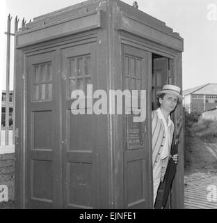 Sylvester McCoy come medico che ha visto qui riprese presso il maestoso Holiday Camp su Barry Island, South Glamorgan, Galles per il Dr Who serial tv "delta e i Bannermen' 29 giugno 1987 Foto Stock