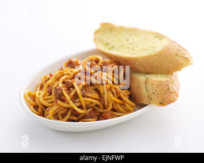 Spaghetti alla Bolognese con aglio pane Foto Stock