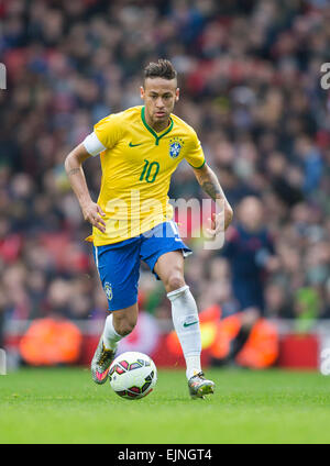 Londra, Regno Unito. 29 Mar, 2015. Calcio internazionale amichevole. Il Brasile contro Cile. Il Brasile è Neymar con la palla. Credito: Azione Sport Plus/Alamy Live News Foto Stock