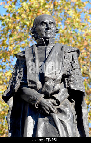 Londra, Inghilterra, Regno Unito. Statua di William Gladstone (1809-98, Primo Ministro) da Sir William Hamo Thornycroft Foto Stock