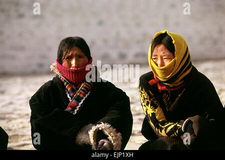 Cina, Tibet, provincia di Gansu, Xiahé, monastero di Labrang, capodanno tibetano, donne Foto Stock