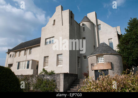 Hill House in Helensburgh, Scozia in una giornata di sole Foto Stock