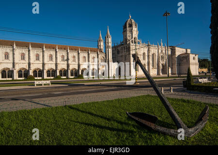 Lisbona portogallo/10dicembre 2006 - Museo Nazionale di Archeologia e il vecchio dispositivo di ancoraggio nel quartiere Belem Foto Stock