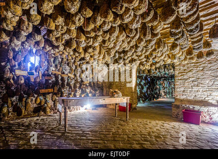 Polesine Parmense, le cantine per l'invecchiamento di maiale salata nella Antica Corte Pallavicina Relais Foto Stock