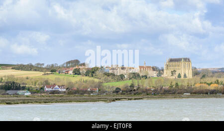 Vista su tutta la vallata Adur verso Lancing College Chapel in Shoreham-da-Mare, West Sussex, in Inghilterra, Regno Unito. Foto Stock