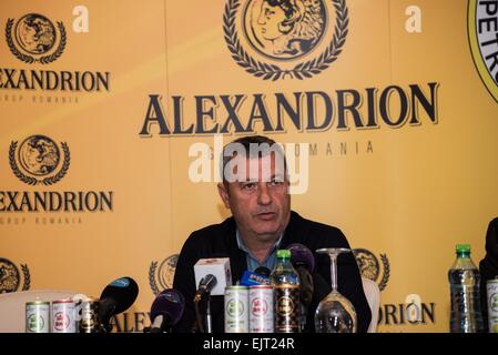 Marzo 31, 2015: Mircea Rednic l'allenatore della FC Petrolul Ploiesti presso la conferenza stampa di presentazione della partnership tra FC Petrolul Ploiesti ROU e Alexandrion Foundation a Sky Club in Paulesti, Romania ROU. Catalin Soare/www.sportaction.ro Foto Stock