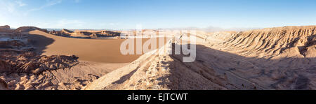 Una vista panoramica della Valle della Luna, il deserto di Atacama, San Pedro de Atacama, Cile, Sud America Foto Stock