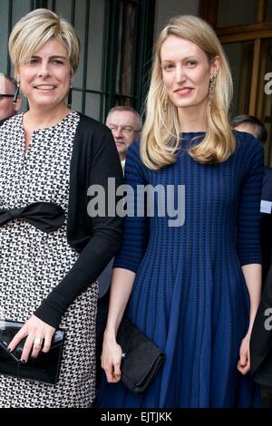 Bruxelles, Belgio, 31 Mar, 2015. Elisabetta Maria Rosboch von Wolkenstein (R) e la principessa Astrid del Belgio partecipare alla cerimonia di premiazione del 'ECF Princess Margriet Award per la cultura", Premio della Fondazione Culturale Europea (FCE), 31 marzo 2015, a Bruxelles. Credito: dpa picture alliance/Alamy Live News Foto Stock