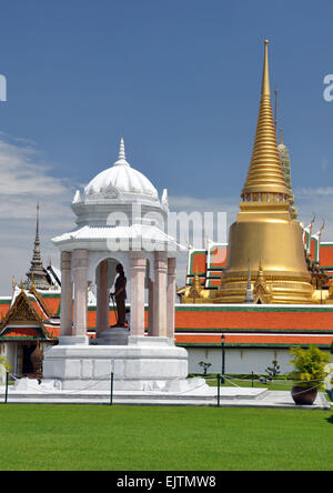 Il Grande Palazzo fu costruito come il luogo del riposo finale del Buddha di Smeraldo ( Phra Kaeo) circondato dal kings residence. Foto Stock