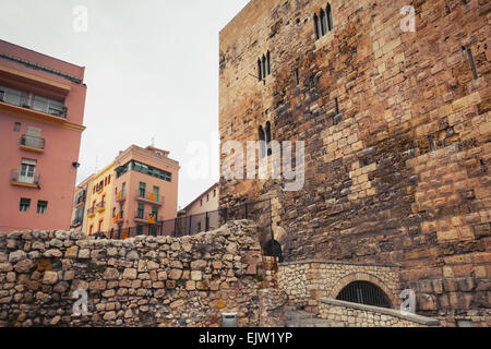 Antico foro romano della città di Tarragona. La Catalogna, Spagna. In stile vintage foto con tonalità seppia effetto filtro Foto Stock