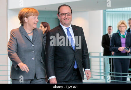 Marzo 31, 2015 - Berlino: il cancelliere tedesco Angela Merkel e il Presidente francese Francois Hollande in occasione di una conferenza stampa dopo un me Foto Stock