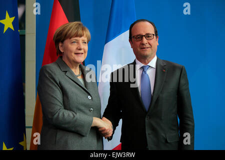 Marzo 31, 2015 - Berlino: il cancelliere tedesco Angela Merkel e il Presidente francese Francois Hollande in occasione di una conferenza stampa dopo un me Foto Stock