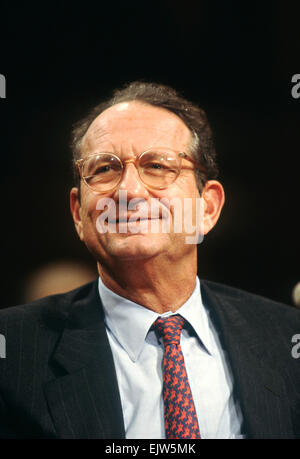 Il Direttore della CIA John Deutch testimonia in Congresso sull'Iraq il 19 settembre 1996 a Washington, DC. Foto Stock