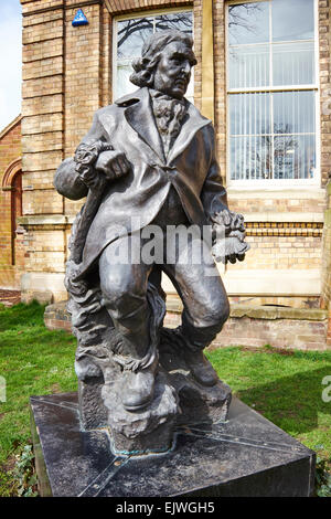 Statua di bronzo di Erasmus Darwin nel Parco di Beacon Lichfield Staffordshire REGNO UNITO Foto Stock