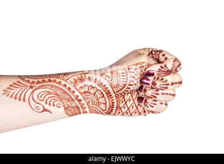 Donna con mano henna fare Adi mudra isolato su sfondo bianco con tracciato di ritaglio Foto Stock