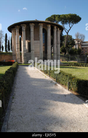 Tempio di Vesta, Roma. Secondo al primo secolo A.C. dedicato probabilmente a Ercole. Foto Stock