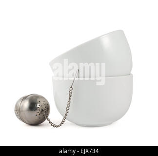 Due tazze di ceramica con filtro di tè Foto Stock