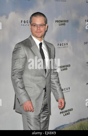 LOS ANGELES, CA - 6 dicembre 2012: Matt Damon in Los Angeles premiere del suo nuovo film " Terra promessa " al Directors Guild Theatre. Foto Stock