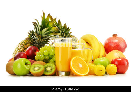 Composizione con varietà di frutta fresca. Dieta bilanciata. Foto Stock