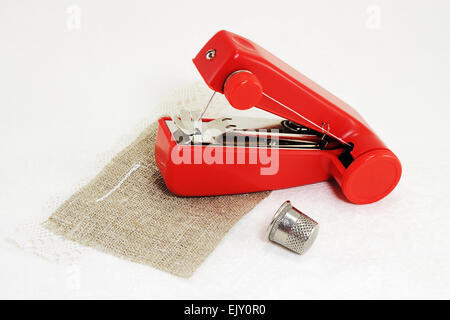 Mini macchina da cucire 'Stitch' - prodotti di produzione di massa in URSS, 1989 Foto Stock