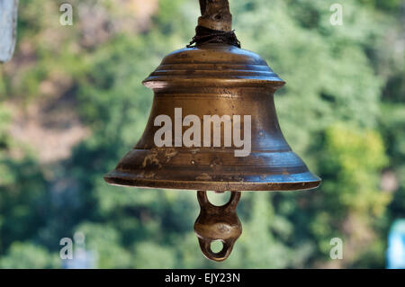 Campana in Tera Manzil Tempio. Rishikesh. India Foto Stock