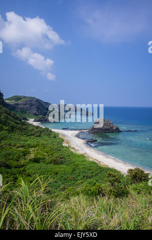 Vista lungo la costa di Zamami Isola dall Osservatorio Unajinosachi, Okinawa, in Giappone Foto Stock