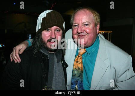 Gli uomini Theatre Awards a Midland Hotel. damon Gough (l) e Jimmy Cricket. Foto: Chris Bull Foto Stock