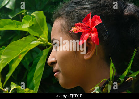 Yapese ragazza in abbigliamento tradizionale, Yap Island, Stati Federati di Micronesia Foto Stock