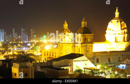 Centro storico di Cartagena e boca grande di notte. Cartagena Colombia Foto Stock