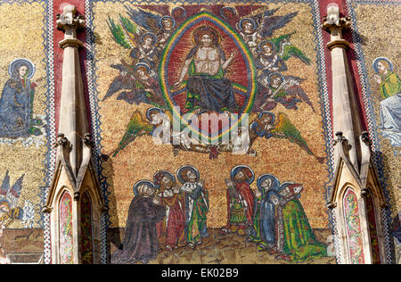Il Mosaico del giudizio universale sul portale d'oro della Cattedrale di San Vito, la porta d'Oro di Praga Foto Stock
