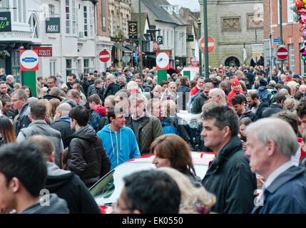 Horsham, West Sussex, Regno Unito. 03 apr, 2015. Una sfilata di Ferraris di Carfax venerdì 3 aprile 2015 durante la Ferrari Finale di Horsham Piazza Italia festival. Piazza Italia 2015 si è tenuto a Horsham West Sussex, a partire da venerdì 3 aprile al lunedì 6 aprile 2015. Credito: Christopher Mills/Alamy Live News Foto Stock