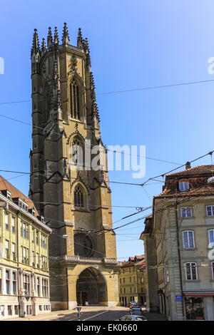 Vista della cattedrale di San Nicola a Friburgo, in Svizzera Foto Stock