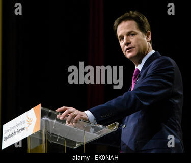 I liberali democratici conferenza di primavera 2015 su 15/03/2015 in BT Convention Centre, Liverpool. Rt Hon Nick Clegg MP, , leader del Partito europeo dei liberali democratici e il Vice Primo Ministro fare il suo discorso alla conferenza. . Foto di Julie Edwards Foto Stock