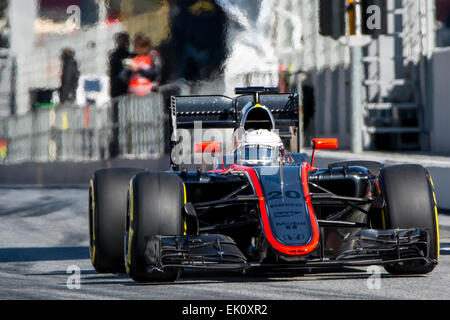 Autista Kevin Magnussen. Il team McLaren F1. Formula Uno giorni di test sul Circuito de Catalunya. Montmelo, Spagna. Febbraio 28, 2015 Foto Stock