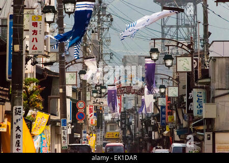 Case tradizionali nella città vecchia, Gujo Hachiman, Prefettura di Gifu, Giappone Foto Stock