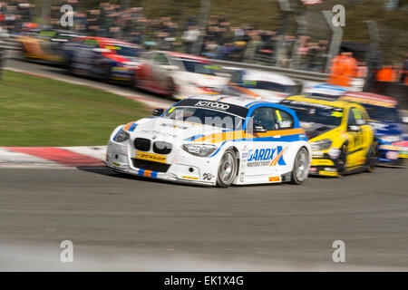 Fawkham, UK. 05 apr, 2015. Dunlop MSA British Touring Car Championship a Brands Hatch il 5 aprile 2015 a FAWKHAM, Longfield, Regno Unito. Credito: Gergo Toth/Alamy Live News -Team JCT600 GardX Robert Collard Foto Stock