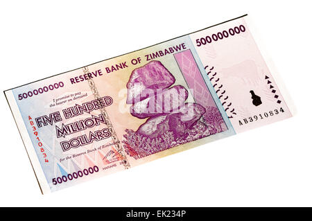 Cinque centinaia di milioni di dollari di (500,000,000 dollari) Banca nota dalla banca dello Zimbabwe, 2009, come risultato di iperinflazione. Nota : questo è ora obsoleto Foto Stock